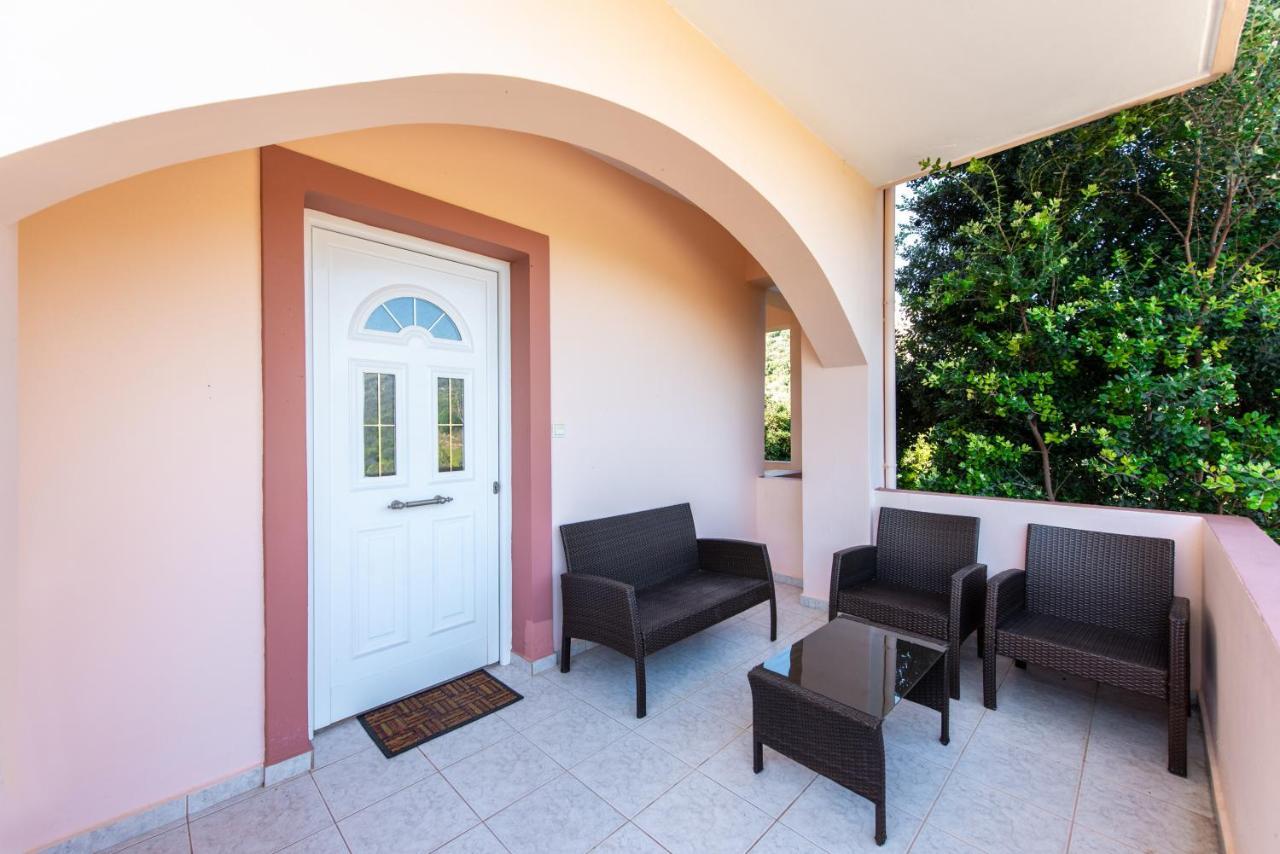 Olive Garden Vila Exopoli ภายนอก รูปภาพ